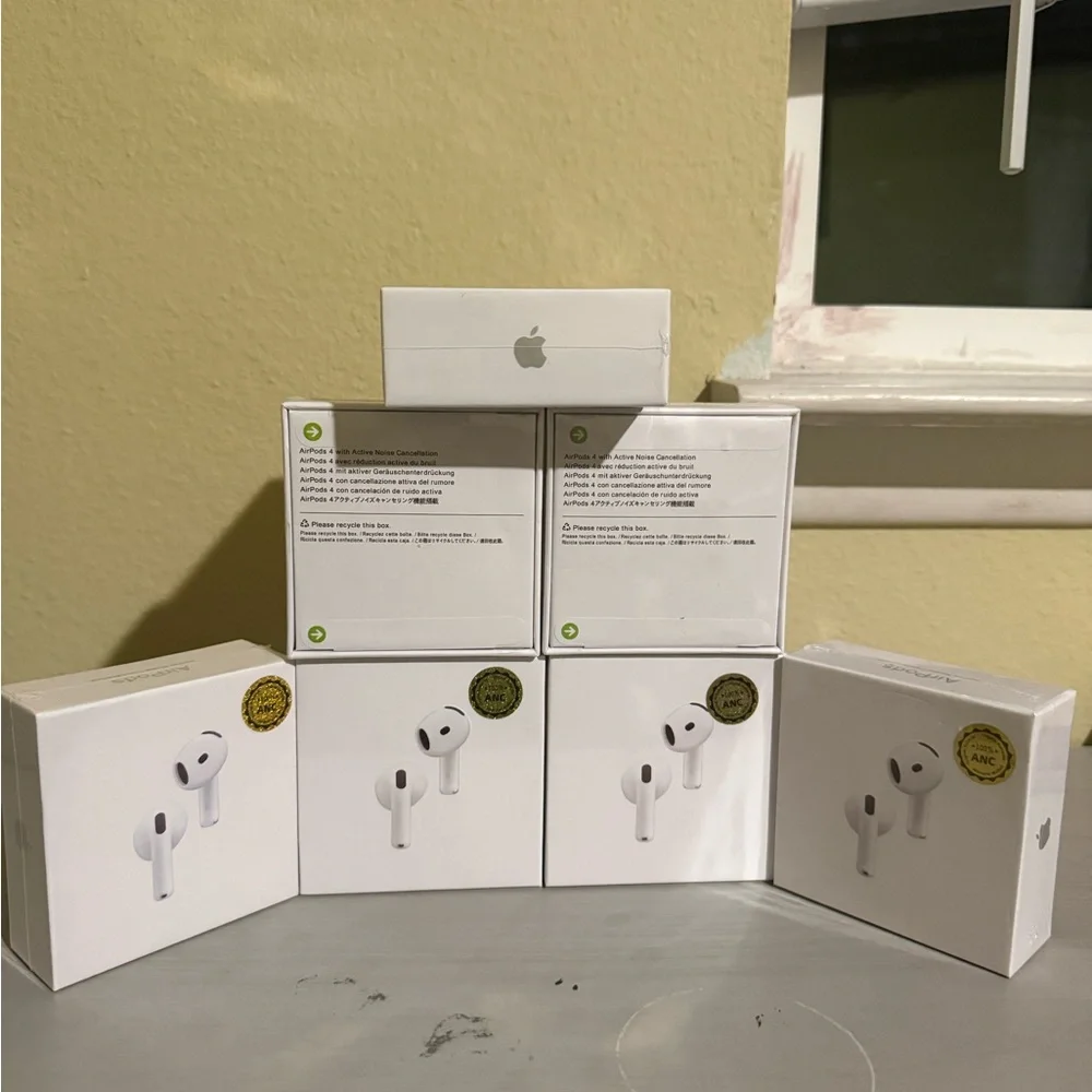 Apple White Wireless Earbuds Set